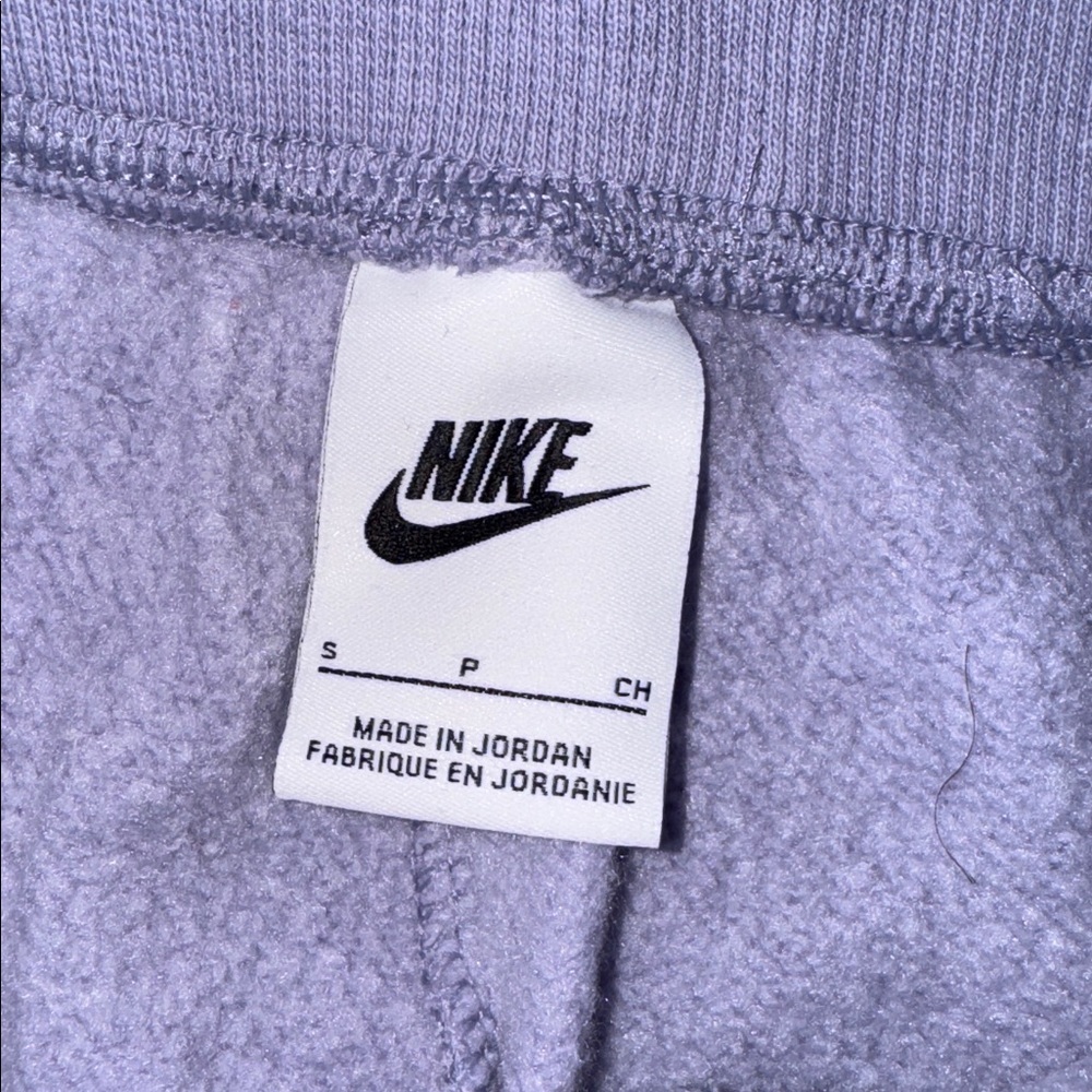 Nike Lavender Sports Shorts - Picture 3 of 3